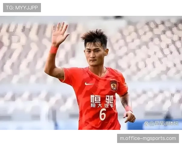 双后腰组合防守硬度不足 廖力生杨明洋串联遇阻 双后腰组合防守硬度不足 廖力生杨明洋串联遇阻